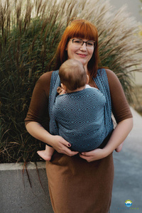 Little Frog Baby Sling - Cloudy Cube size 6