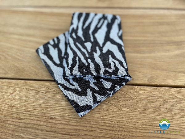 Protector tirantes  for Little Frog Carrier -Zebra